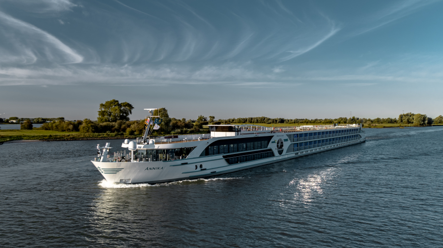 PHX ANN aussen Schiff Totale seitlich Annika 3