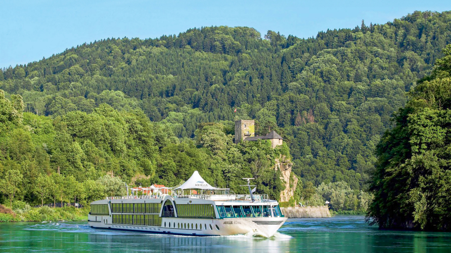 Amadeus Royal Outside neu RET erweitert